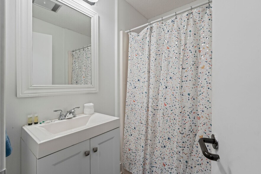 More Photos Of 6692 Valwood Rd, Conover Specialty For Sale