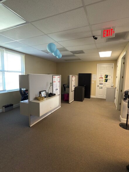 More Photos Of 2563 N Toledo Blade Blvd, North Port Office For Lease