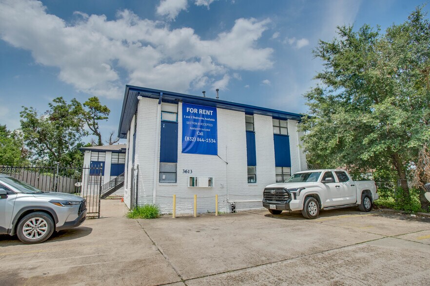 More Photos Of 3613 Crane St, Houston Apartments For Sale