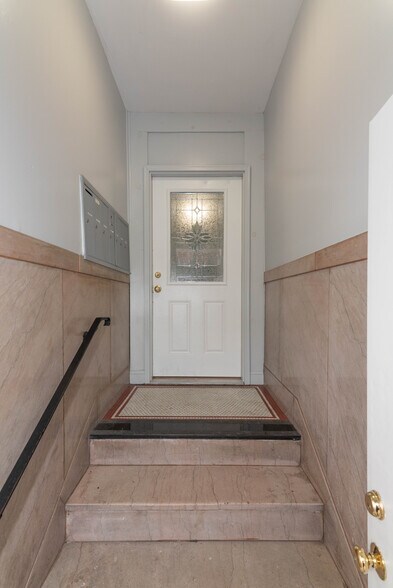 More Photos Of 2445 Lakeview Ave, Baltimore Apartments For Sale