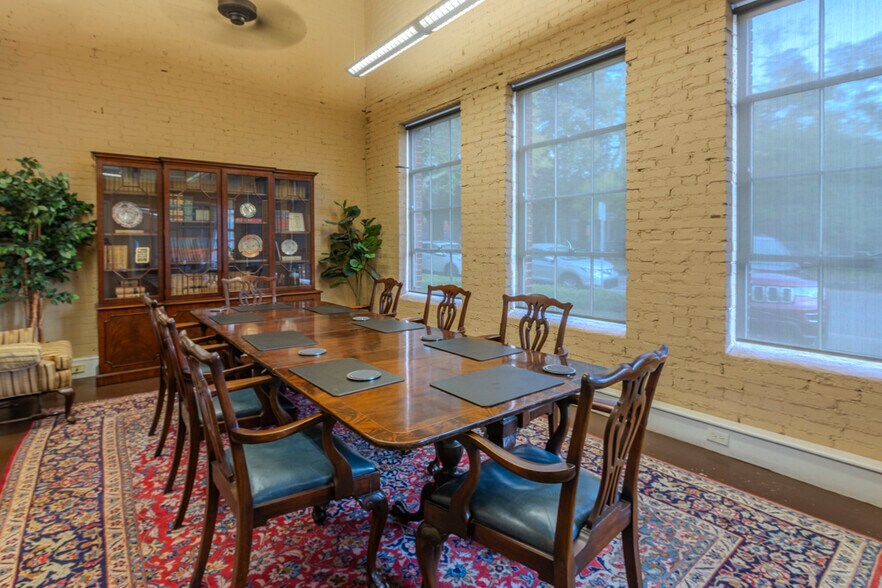More Photos Of 411-413 E Liberty St, Savannah Office For Sale
