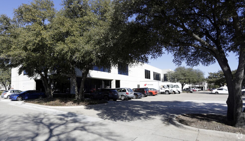 More Photos Of 2009 McKenzie Dr, Carrollton Warehouse For Lease