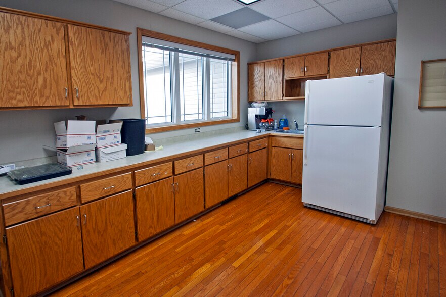 More Photos Of 4601 Weston Woods Way, White Bear Township Office For Lease