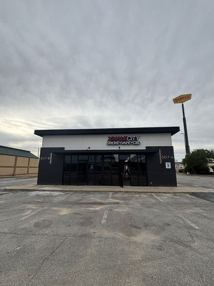 More Photos Of 251 Highway 49 N, Byron Restaurant For Lease