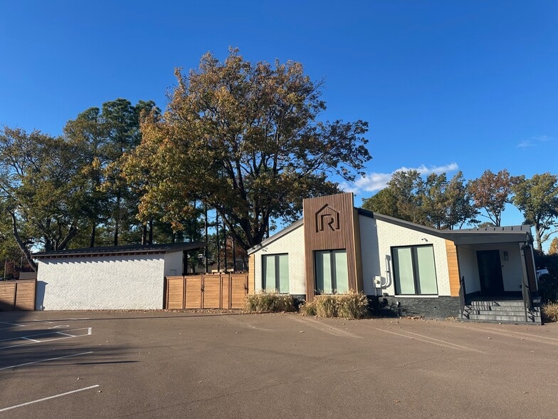 More Photos Of 1053 Oakhaven Rd, Memphis Office Residential For Sale