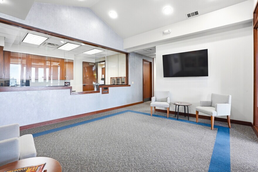 More Photos Of 925 Triple Crown Ave, Yakima Office For Sale