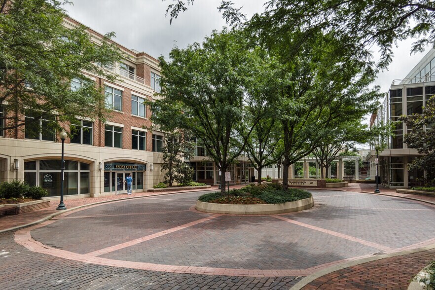 More Photos Of 675 N Washington St, Alexandria Unknown For Lease