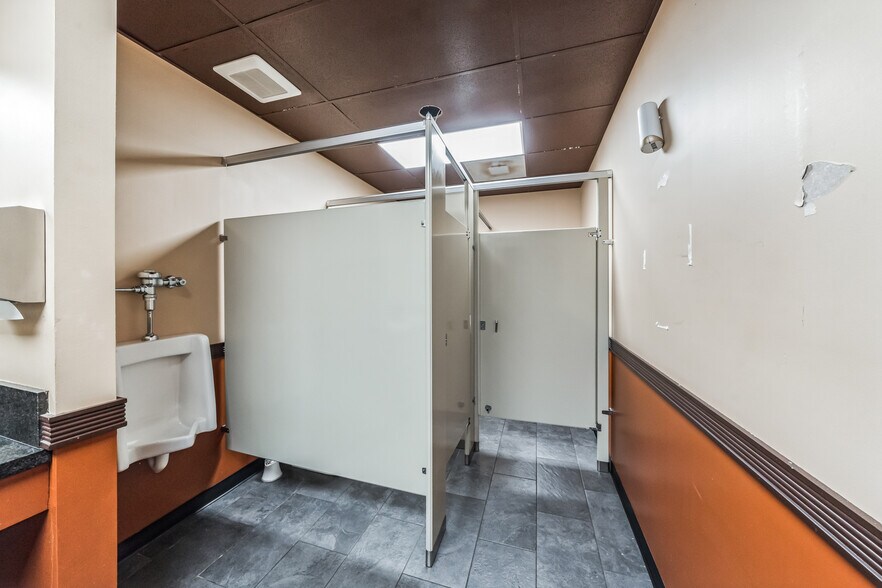 More Photos Of 4405 S US Highway 1, Fort Pierce Auto Dealership For Lease