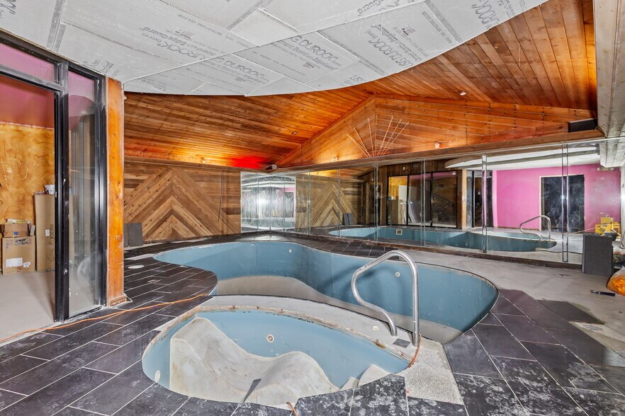 More Photos Of 2507 E 1100 N, Demotte Apartments For Sale