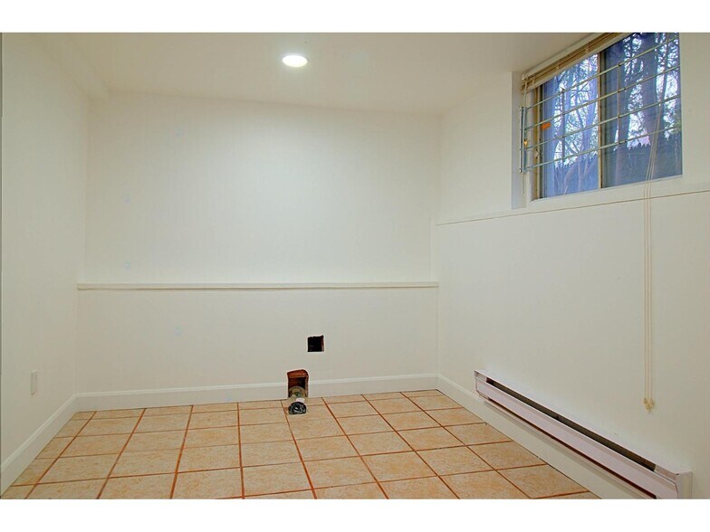 More Photos Of 40 Rue Principale, Gatineau Office For Sale