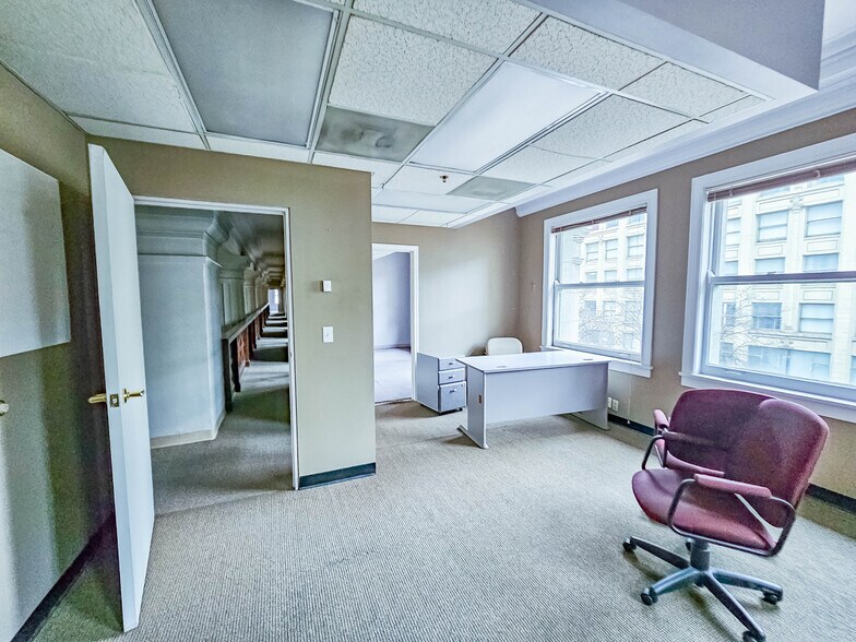 More Photos Of 1600 Farnam St, Omaha Apartments For Lease