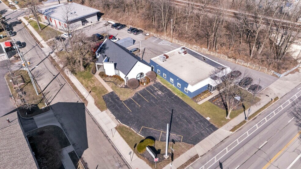 More Photos Of 1824 E Broad St, Columbus Office Residential For Lease