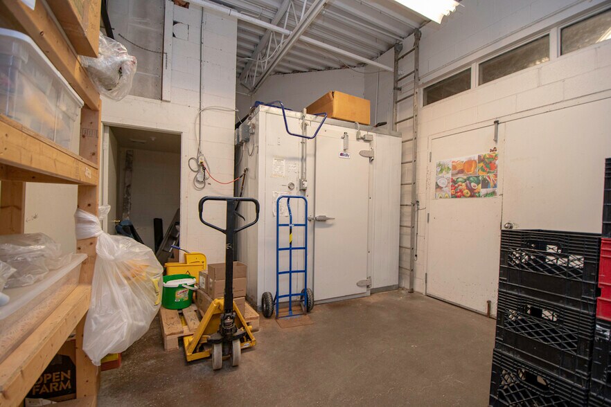 More Photos Of 904 Water St, Peterborough Freestanding For Lease