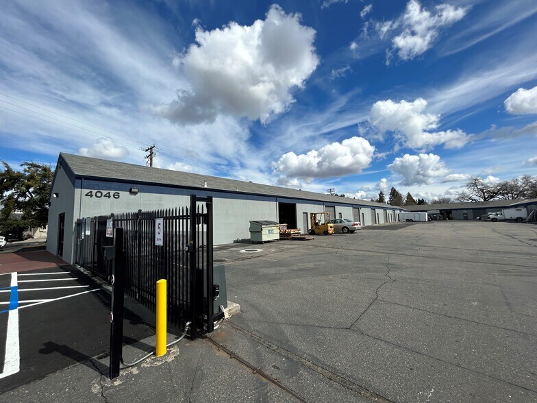 Primary Photo Of 4044-4046 Wayside Ln, Carmichael Warehouse For Lease