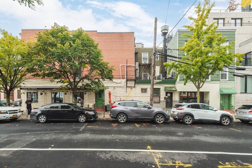 More Photos Of 47 Franklin St, Brooklyn Apartments For Sale