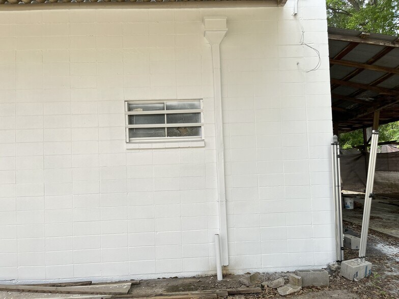 More Photos Of 943 Gallatin, Jackson Warehouse For Sale