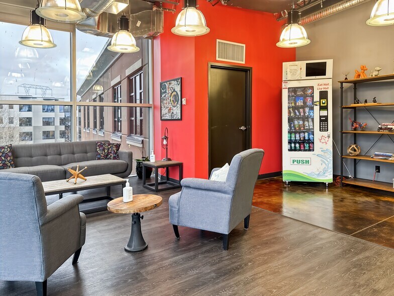 More Photos Of 15300 Croydon Dr, Surrey Coworking Space