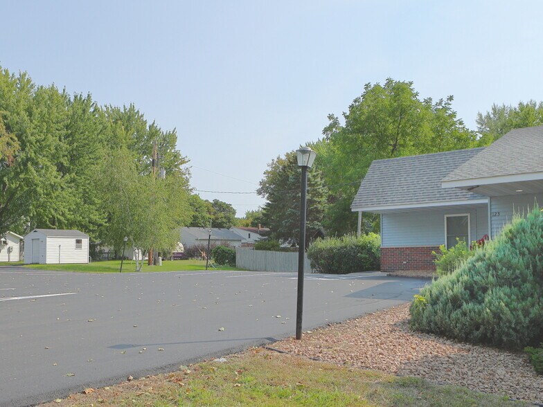 More Photos Of 123 Fairlawn Ave W, Winsted Office For Sale