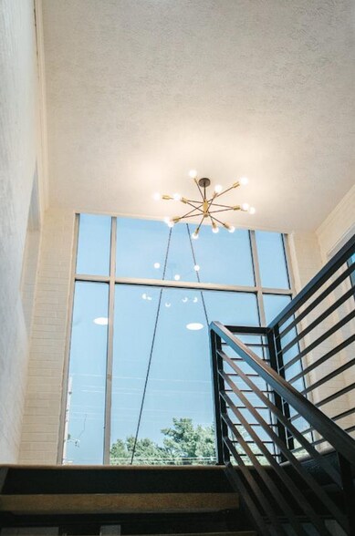 More Photos Of 704 N Gloster St, Tupelo Office For Sale