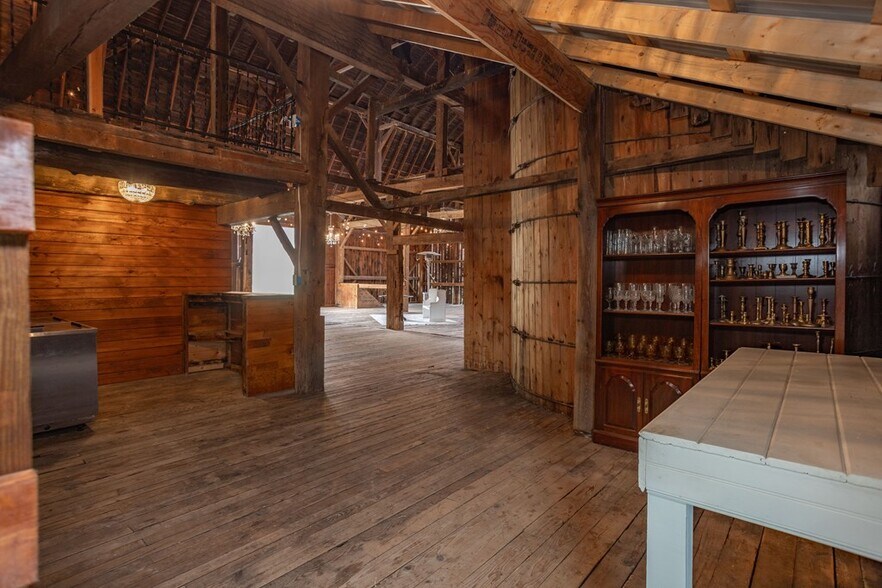 More Photos Of 211 Hanks Rd, Troy Hospitality For Sale