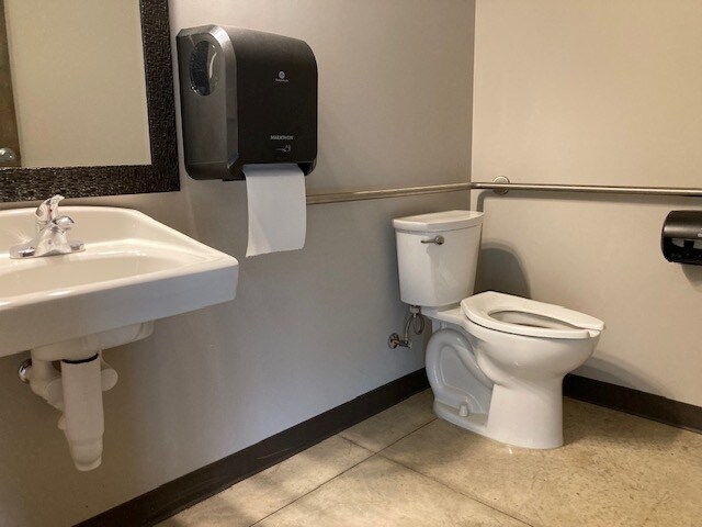 More Photos Of 115 E Whiteside St, Columbia Office For Sale