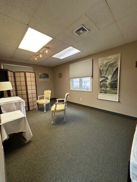 More Photos Of 3921-3951 University Dr, Fairfax Office For Lease