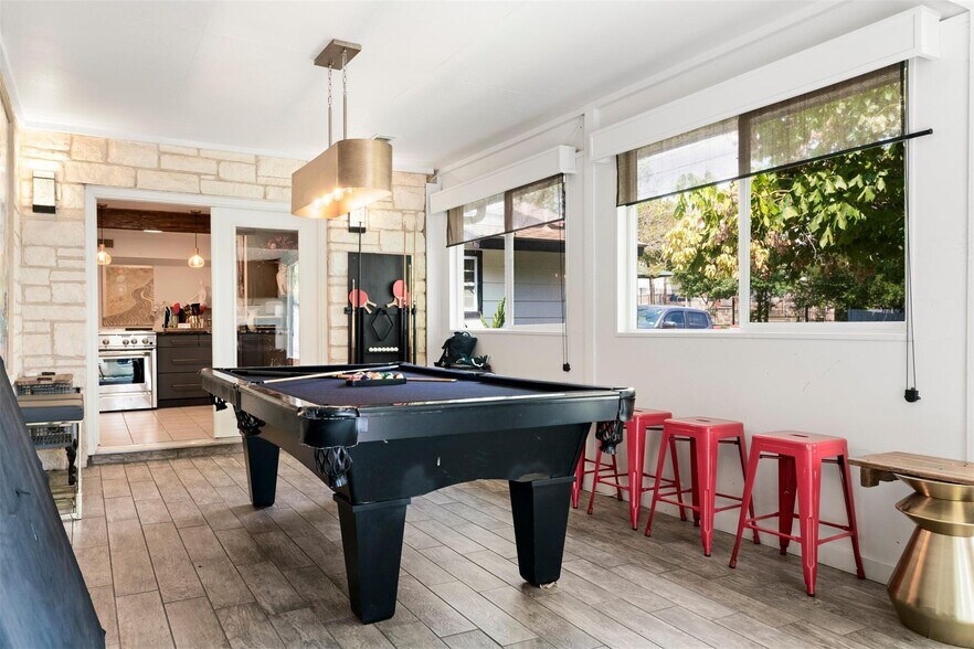 More Photos Of 8721 Mountain Crest Dr, Austin Specialty For Sale