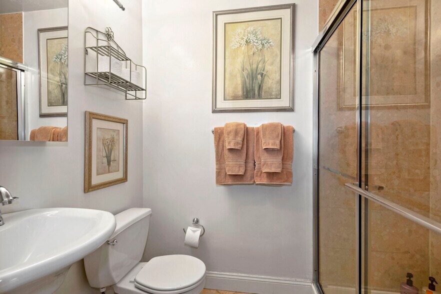 More Photos Of 1755 18th St Nw, Washington Apartments For Sale