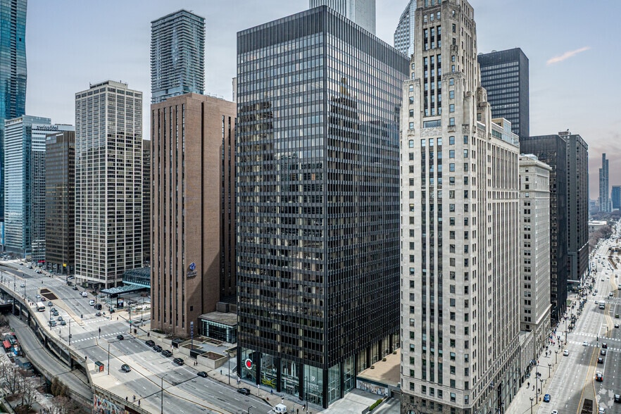 Primary Photo Of 111 E Wacker Dr, Chicago Office For Lease