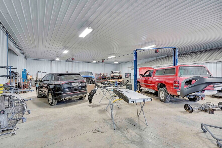 More Photos Of 5220 Maple Ln, Cuba Auto Repair For Sale