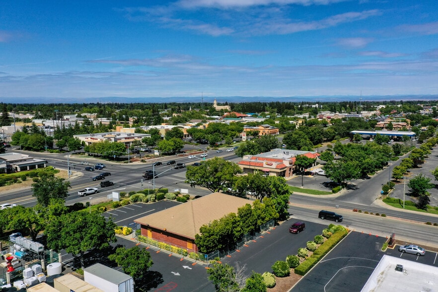 More Photos Of 998 Tharp Rd, Yuba City Bank For Lease