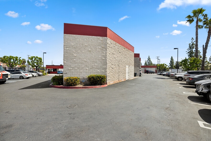More Photos Of , Santa Ana General Retail For Sale