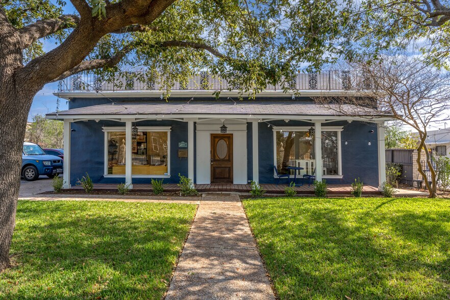 More Photos Of 1002 N Flores St, San Antonio Loft Creative Space For Lease