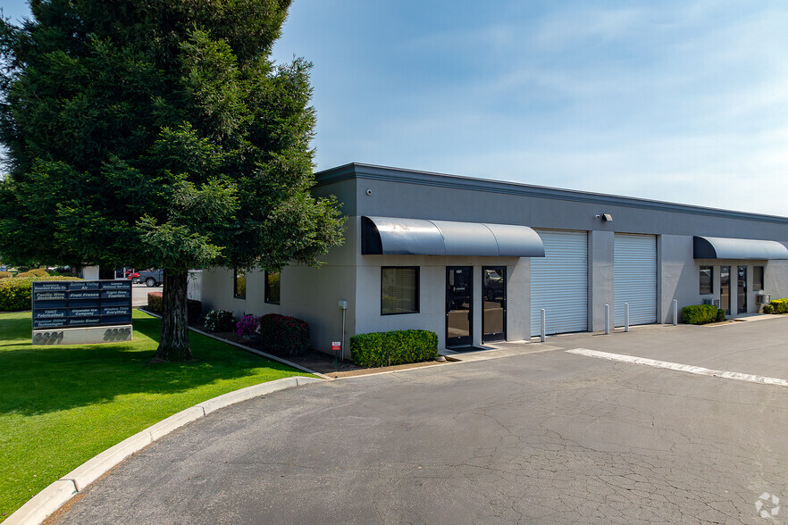 Primary Photo Of 3331 Pegasus Dr, Bakersfield Light Manufacturing For Lease