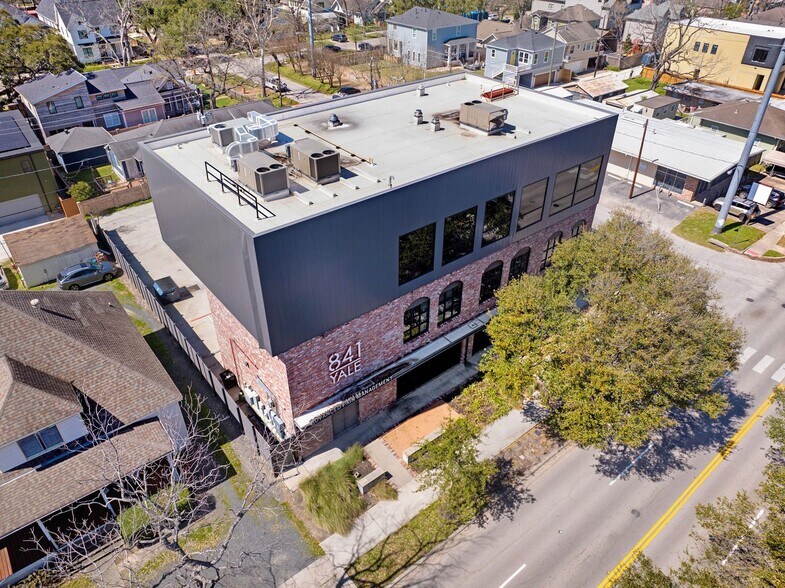 More Photos Of 841 Yale St, Houston Medical For Sale