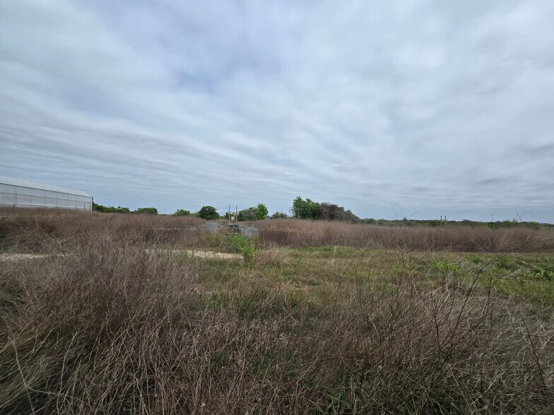 More Photos Of 8637 W US Highway 90, Schulenburg Land For Sale