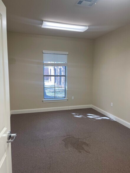 More Photos Of 2798 O'Neal Ln, Baton Rouge Office For Lease