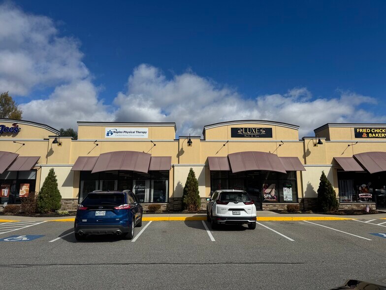 More Photos Of 12 Lakes Plaza Dr, Naples Storefront For Lease