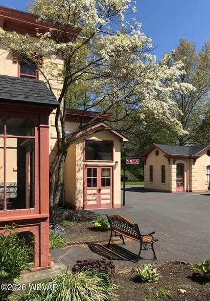 More Photos Of 1002 Railroad St, Danville Specialty For Sale