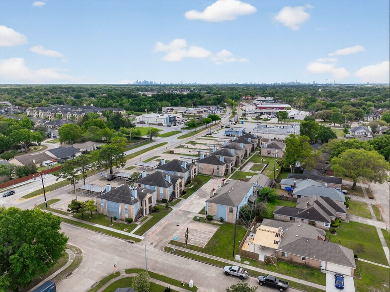 More Photos Of 9021 Antoine Dr, Houston Apartments For Sale