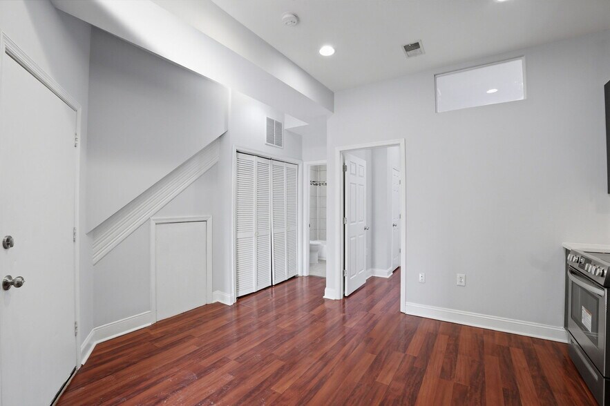 More Photos Of 543 Florida Ave NW, Washington Storefront Retail Residential For Sale