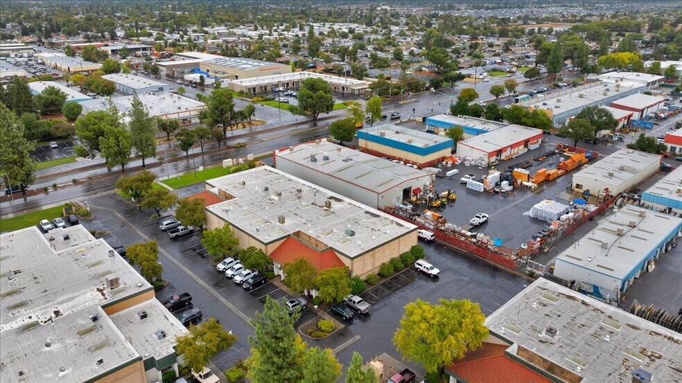 More Photos Of 5750 E Shields #102 ave, Fresno Industrial For Sale