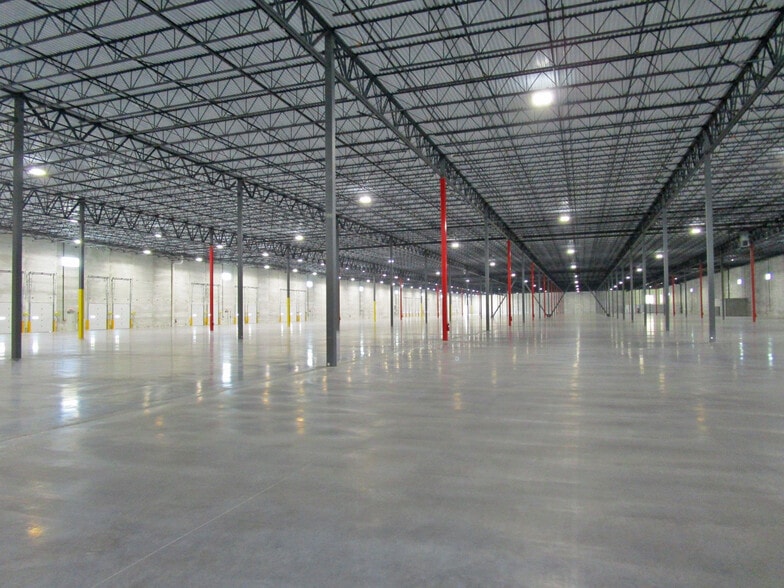 More Photos Of 8719 Mississippi St, Merrillville Distribution For Sale