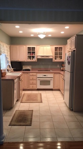 More Photos Of 1808-1810 Mount Holly Rd, Burlington Flex For Sale