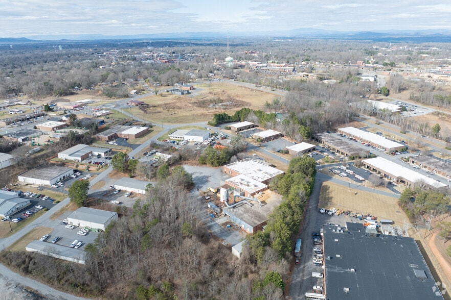 More Photos Of 980 3rd Ave SE, Hickory Warehouse For Sale