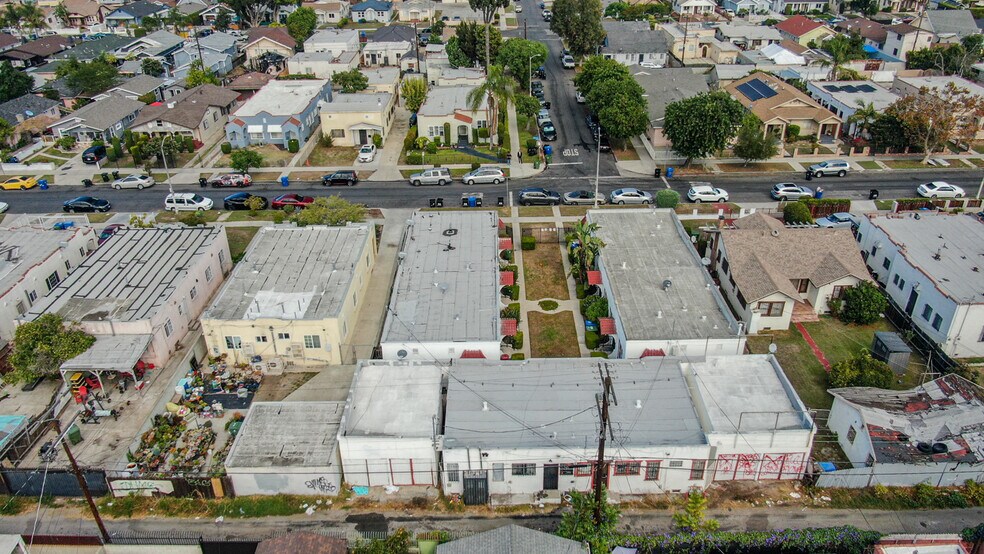 More Photos Of 1462 W 53rd St, Los Angeles Apartments For Sale