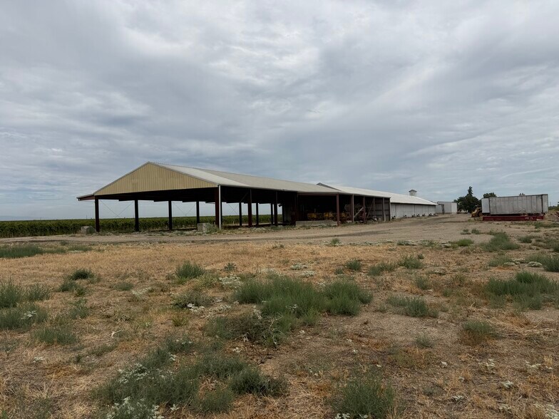 More Photos Of 7082 Tule Rd, Arbuckle Industrial For Sale