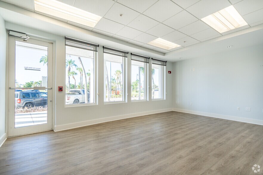 More Photos Of 1227-1239 N Gulfstream Ave, Sarasota Apartments For Lease