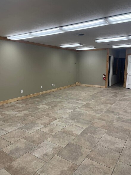More Photos Of 155 W 14th St, Ogden Warehouse For Lease