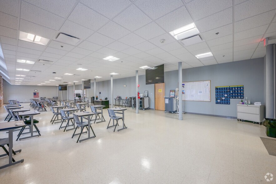 More Photos Of 1082 Davol St, Fall River Apartments For Lease